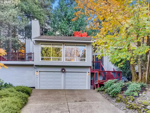 Lake Oswego, OR 97035,13 WALKING WOODS DR