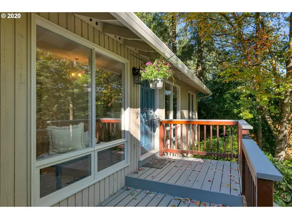 8 ICARUS LOOP, Lake Oswego, OR 97035