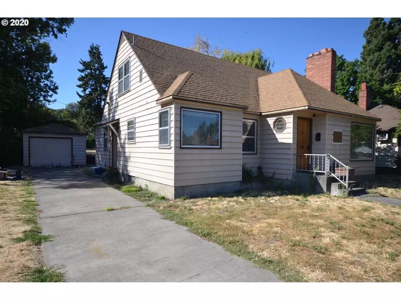 1604 E 10TH, The Dalles, OR 97058