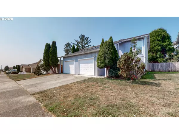 241 243 CYPRESS ST, Brookings, OR 97415