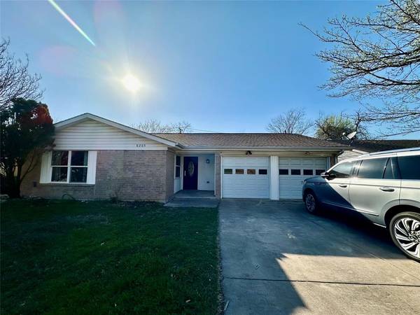 6205 Stardust Drive S, Watauga, TX 76148