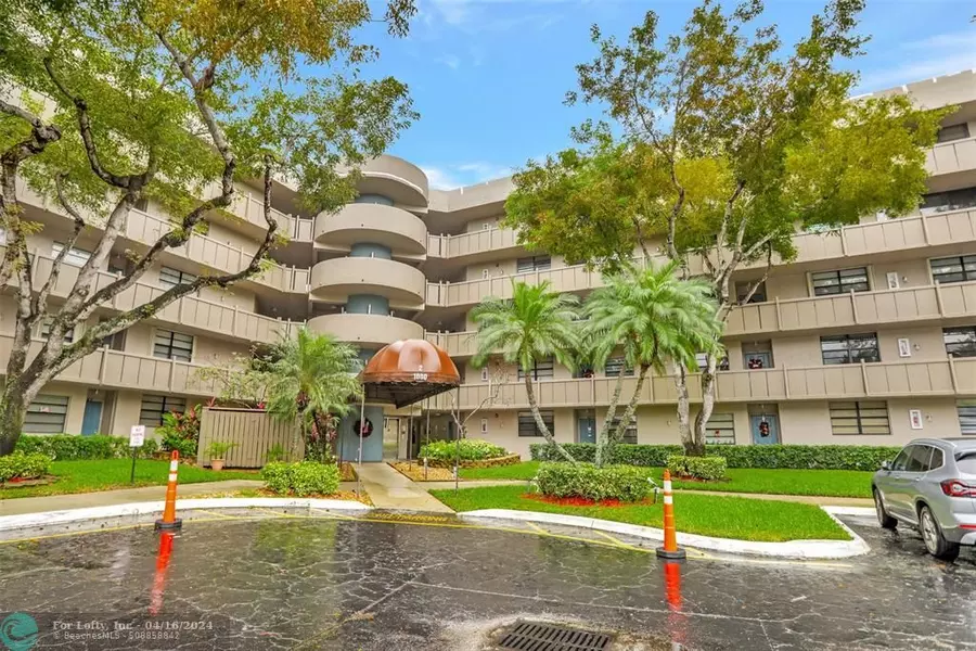 1000 Colony Point Cir  #423, Pembroke Pines, FL 33026