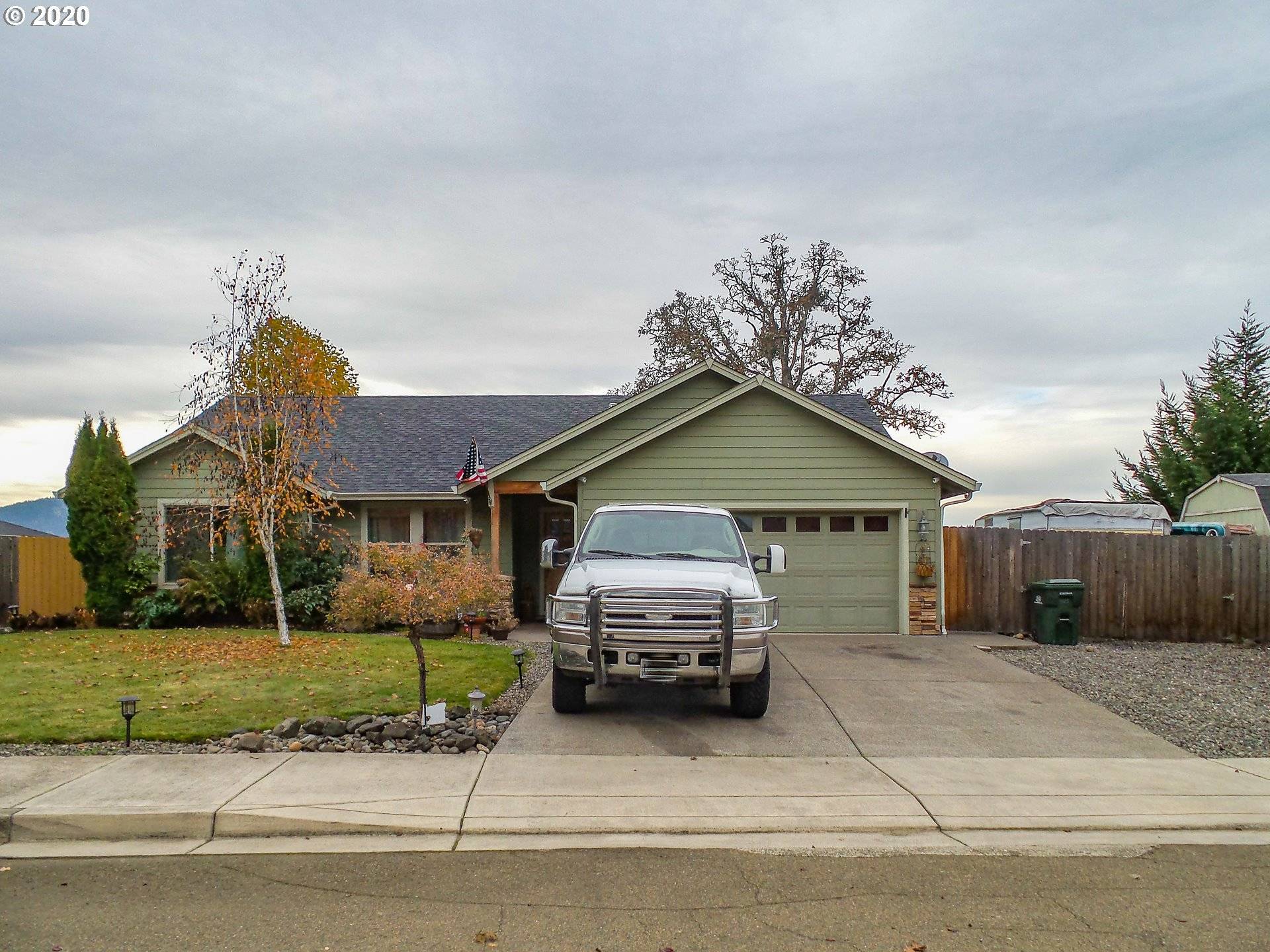 905 FOREST HEIGHTS ST, Sutherlin, OR 97479