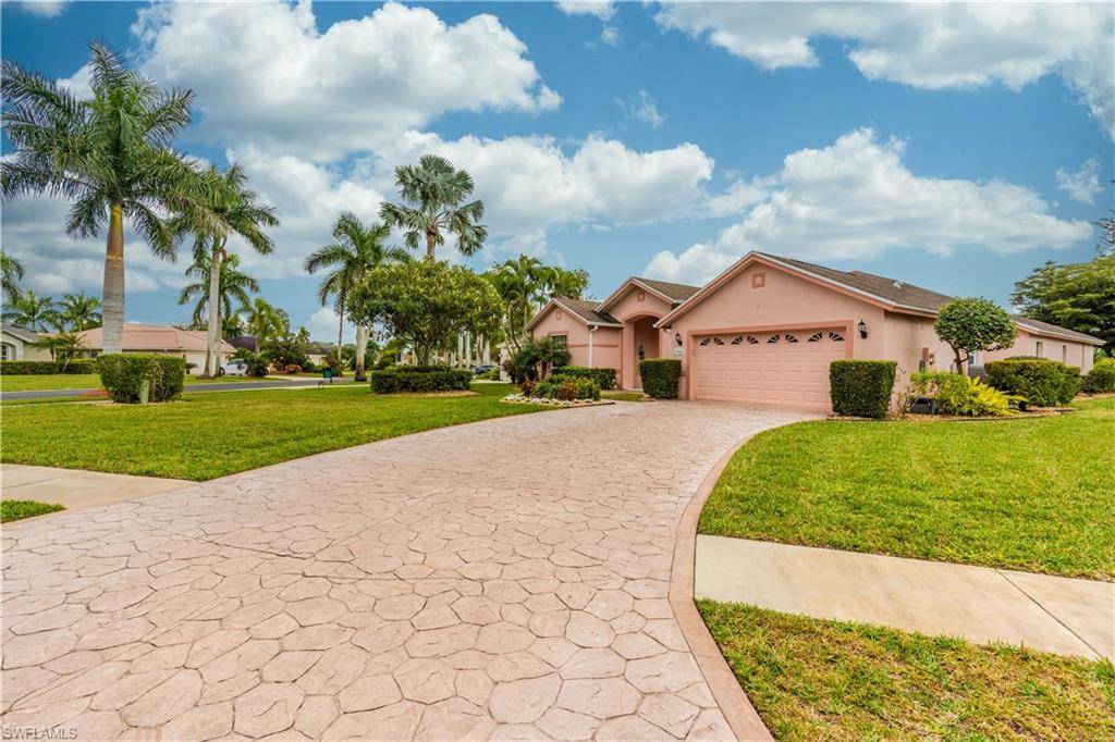 1990 Terrazzo LN, Naples, FL 34104