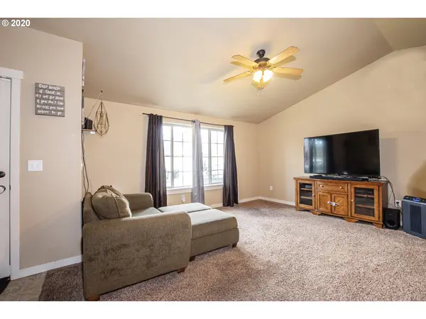 Springfield, OR 97478,5183 B ST