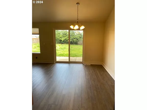 Springfield, OR 97478,4076 CHEROKEE DR