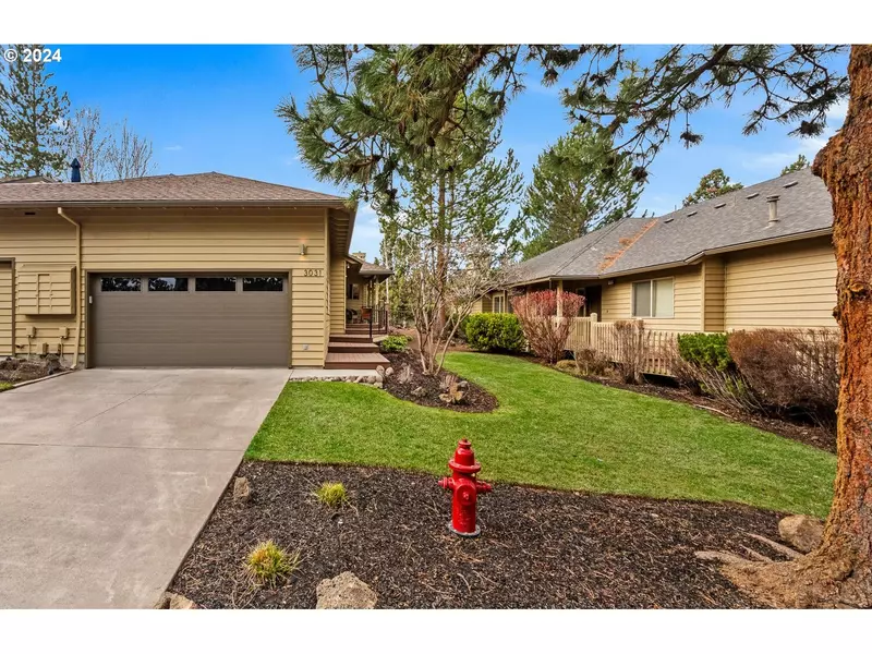 3031 NW GOLF VIEW DR, Bend, OR 97703