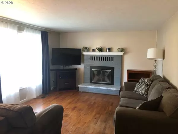 Eugene, OR 97404,832 SILVER LN