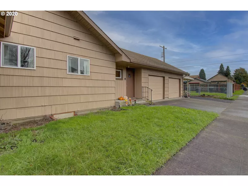 302 23RD AVE, Longview, WA 98632