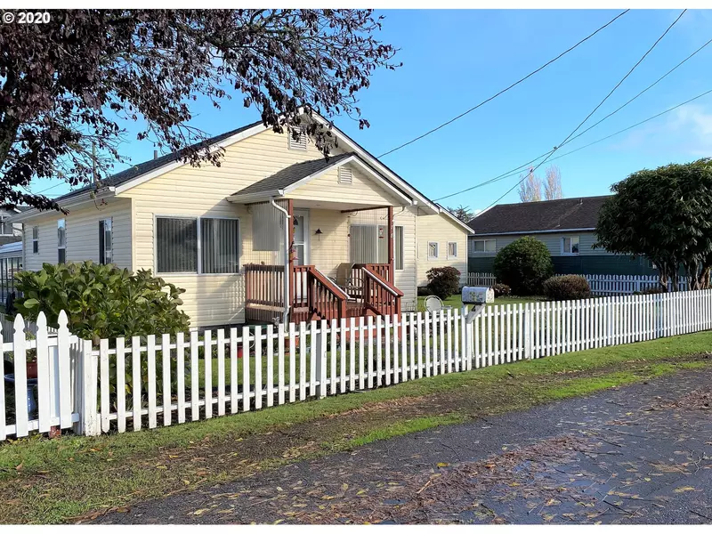 783 LAUREL AVE, Reedsport, OR 97467