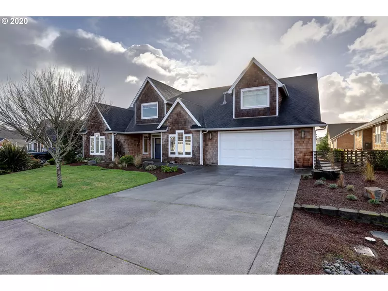 467 Diamond LN, Gearhart, OR 97138