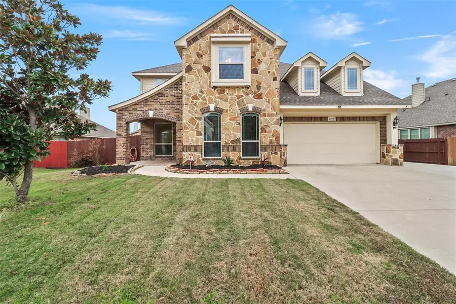 2215 Palmer Trail, Grand Prairie, TX 75052