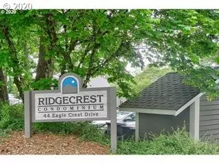 44 EAGLE CREST DR #17, Lake Oswego, OR 97035