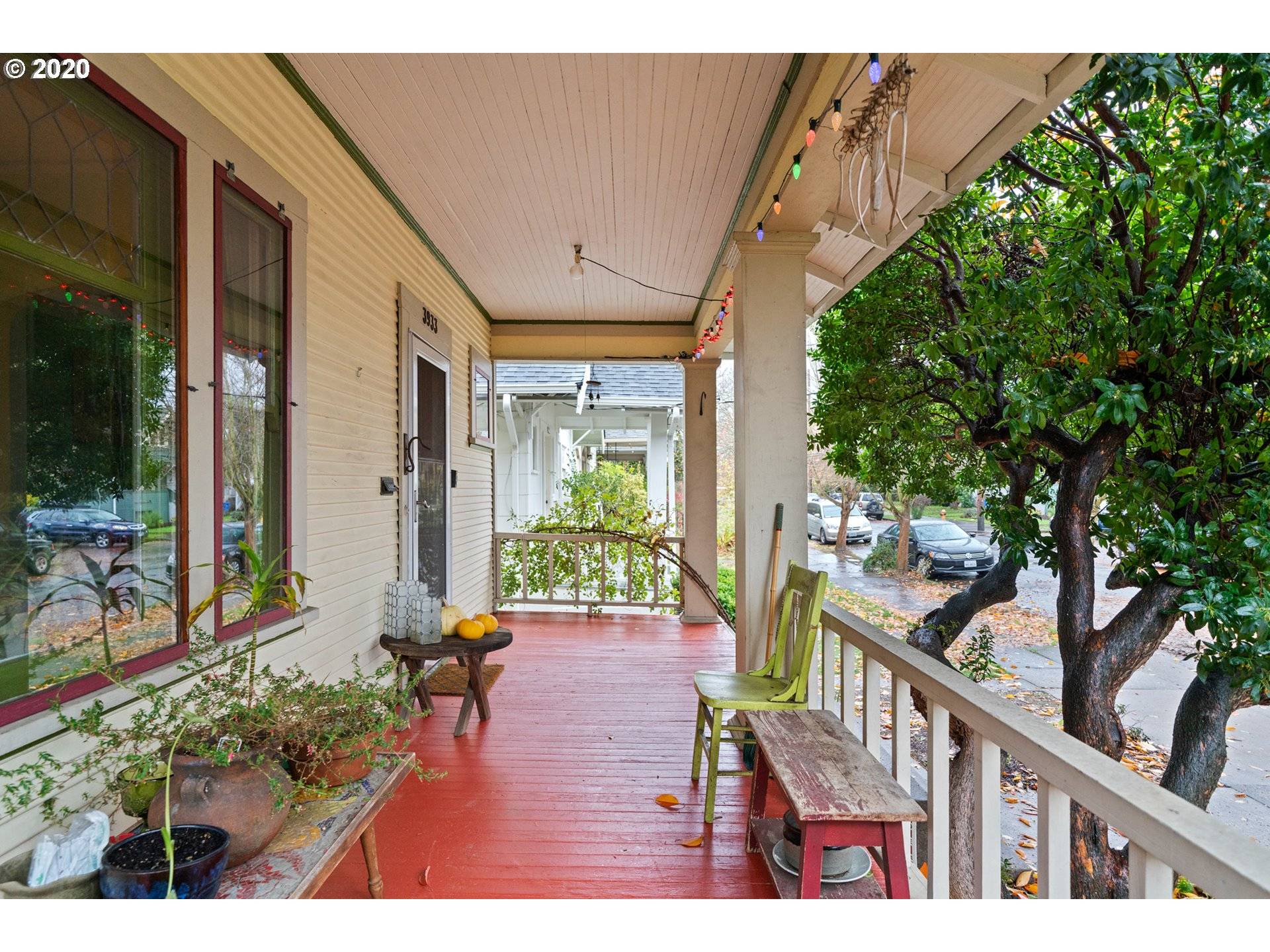 Portland, OR 97214,3933 SE GRANT CT