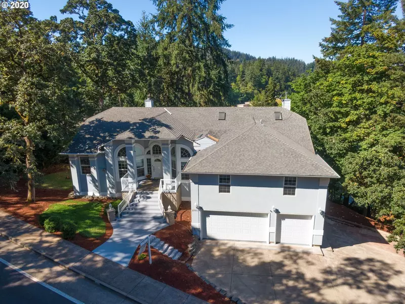 2760 HAWKINS LN, Eugene, OR 97405