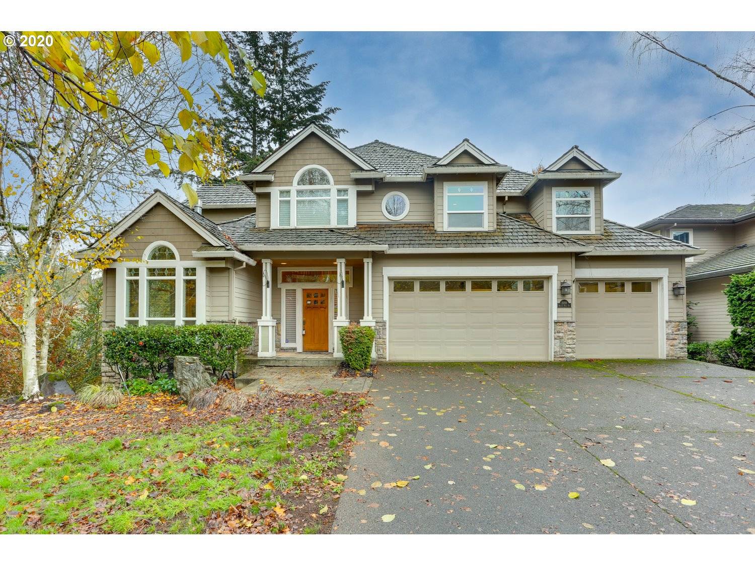 2698 BEACON HILL DR, West Linn, OR 97068