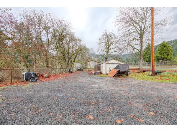 Dorena, OR 97434,37520 ROW RIVER RD