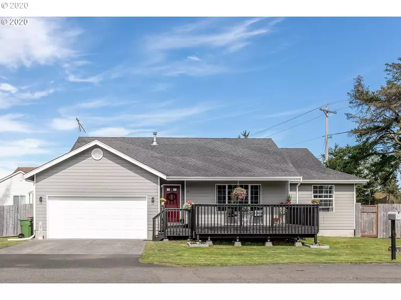 27 NW 4th ST, Warrenton, OR 97146