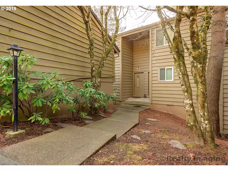 92 CERVANTES CIR, Lake Oswego, OR 97035