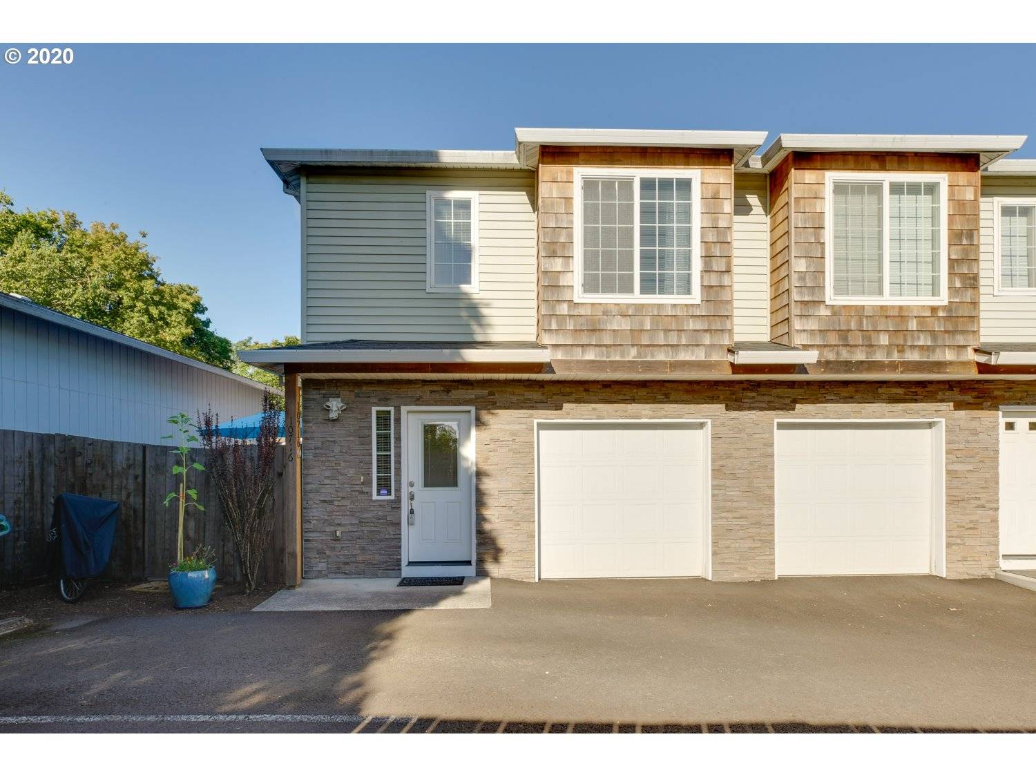 10716 E BURNSIDE ST, Portland, OR 97216