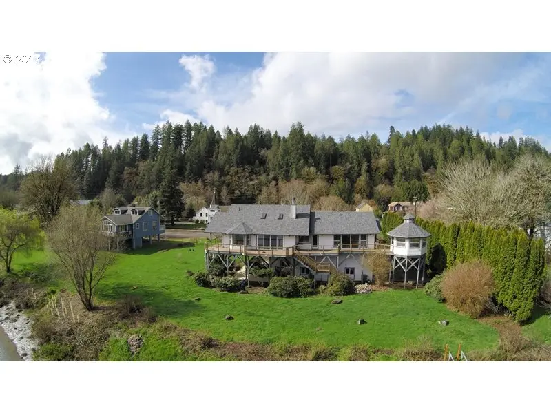 Mapleton, OR 97453,87995 RIVER VIEW AVE