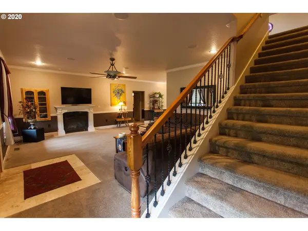 75990 RESERVOIR RD, Cottage Grove, OR 97424