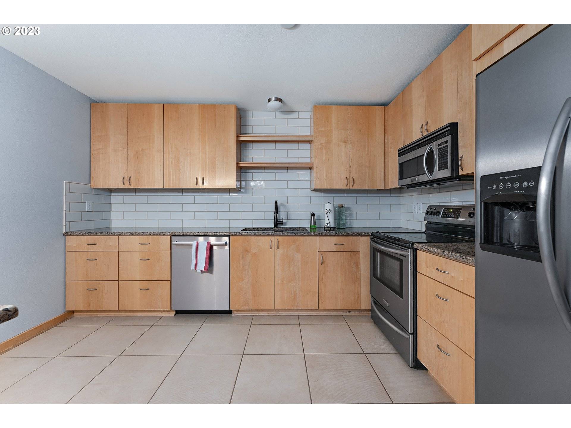 Lake Oswego, OR 97034,16250 PACIFIC HWY #46