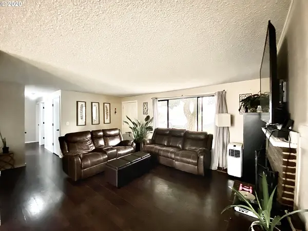 1030 DONDEA ST, Springfield, OR 97478