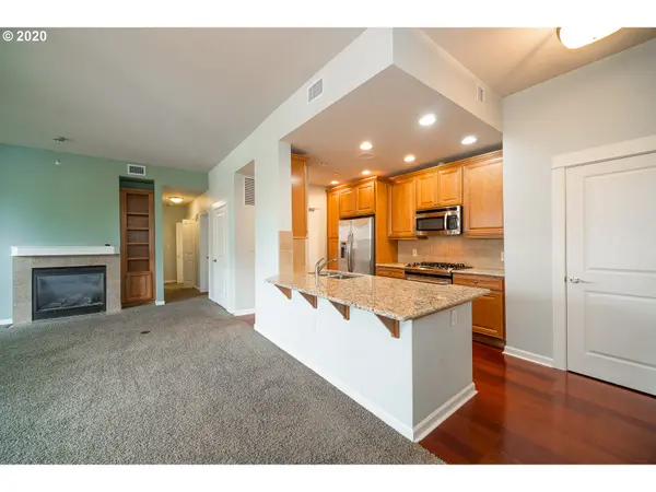 11703 SE CRESTED EAGLE LN #E2, Happy Valley, OR 97086