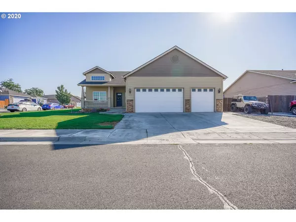 2105 NW DAWN DR, Hermiston, OR 97838