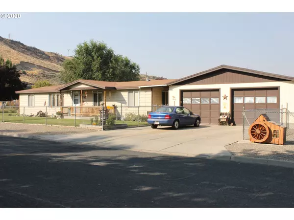 1755 PEAR ST, Baker City, OR 97814