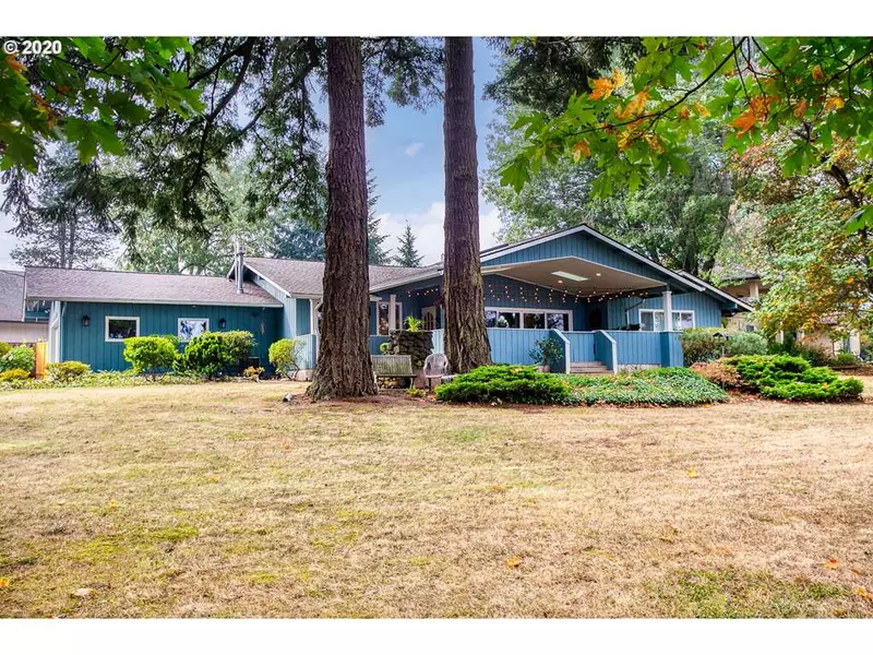 215 BELLEVUE AVE, Oregon City, OR 97045