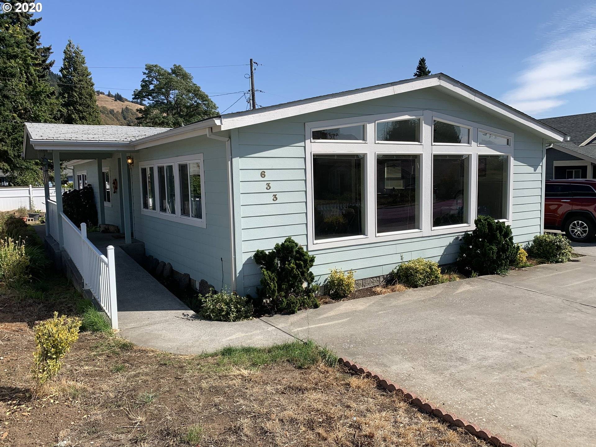 633 NE ESTES, White Salmon, WA 98672