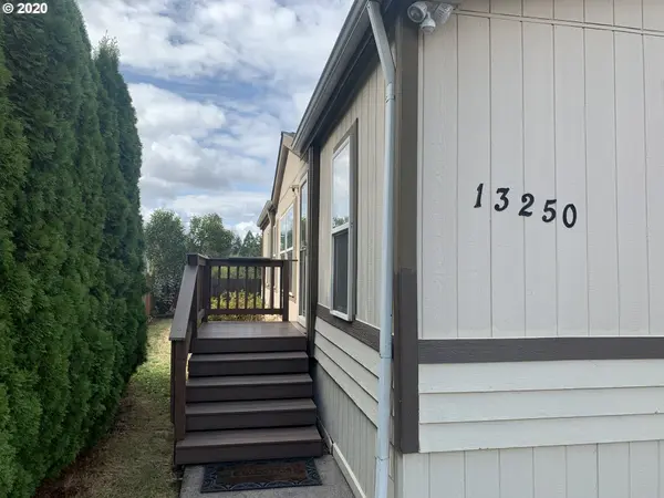 13250 SE SCHILLER ST, Portland, OR 97236