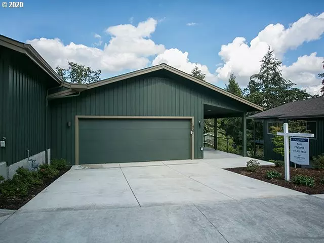 1527 BRAEMAN VILLAGE, Eugene, OR 97405