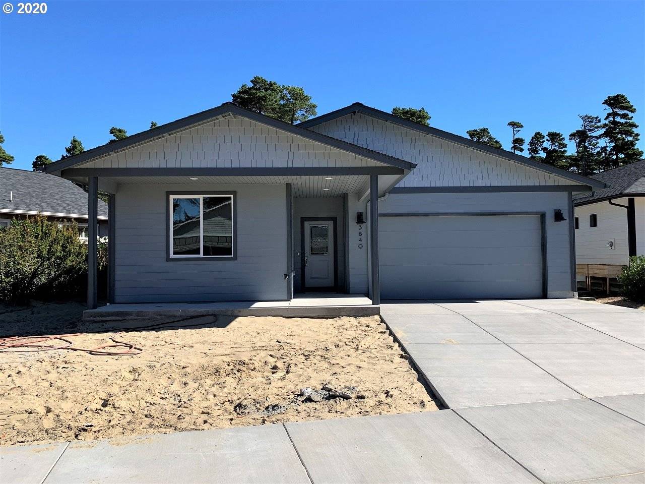 3840 NANDINA DR, Florence, OR 97439