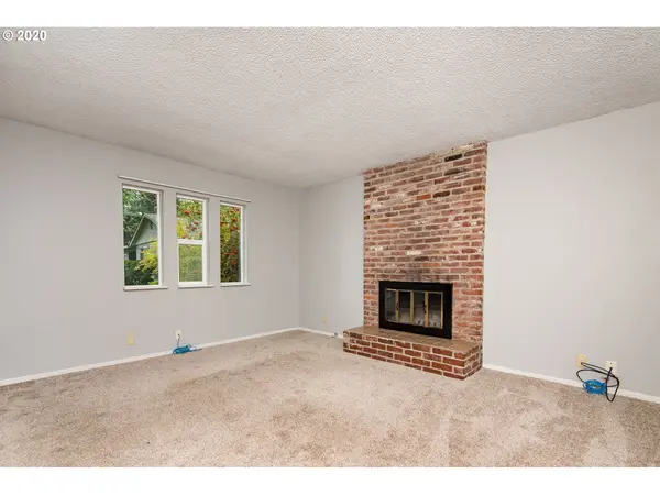 Eugene, OR 97404,569 DEAN AVE