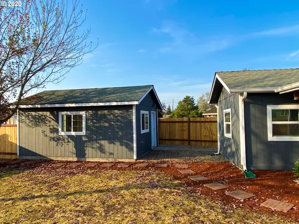 12 N CANNON ST, Lowell, OR 97452