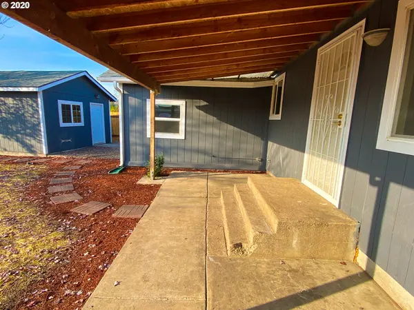 12 N CANNON ST, Lowell, OR 97452