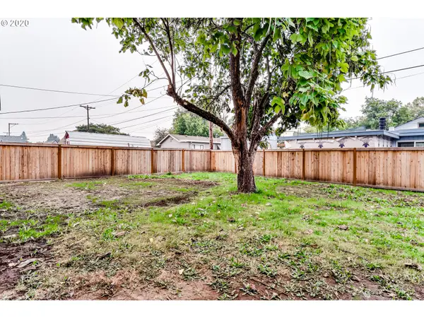 1445 MODOC ST, Springfield, OR 97477