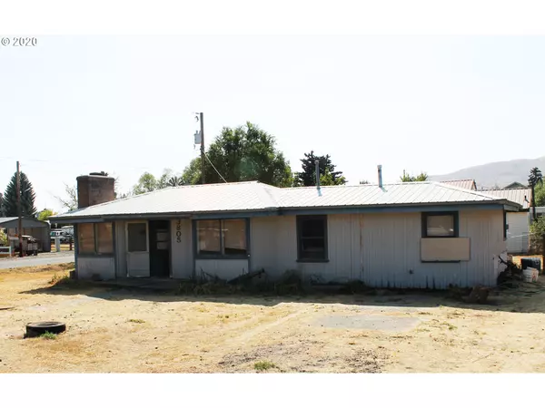 3805 BAKER ST, Baker City, OR 97814