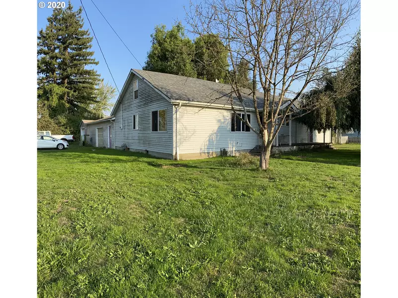 112 E 2ND ST, Halsey, OR 97348