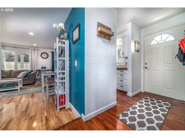 1700 CLARK AVE, Cottage Grove, OR 97424