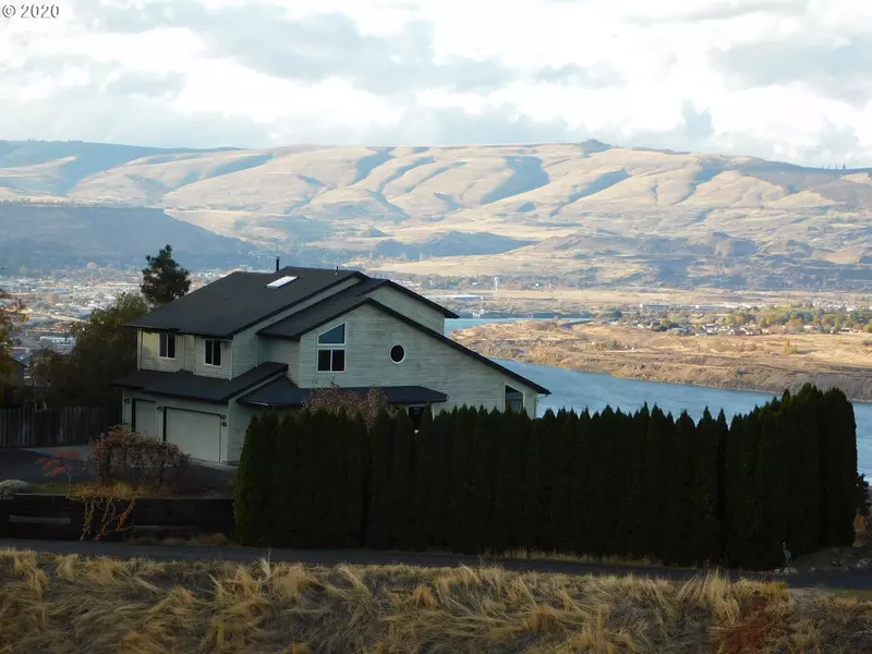 2727 E 18TH, The Dalles, OR 97058