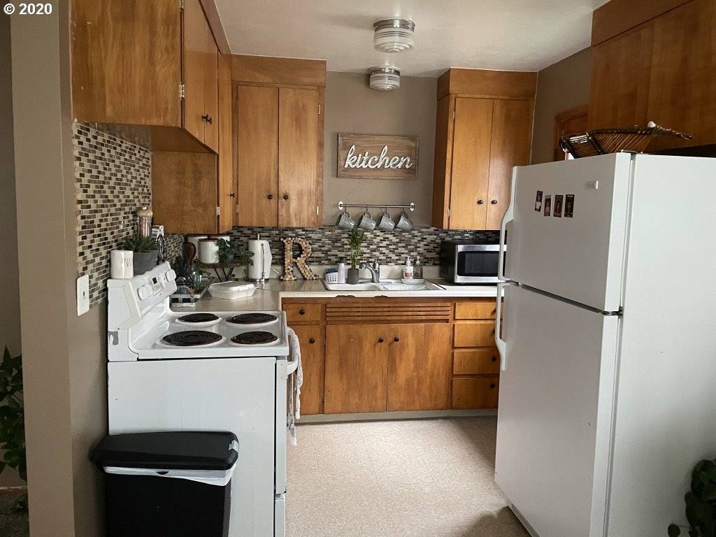 Longview, WA 98632,1646 10TH AVE