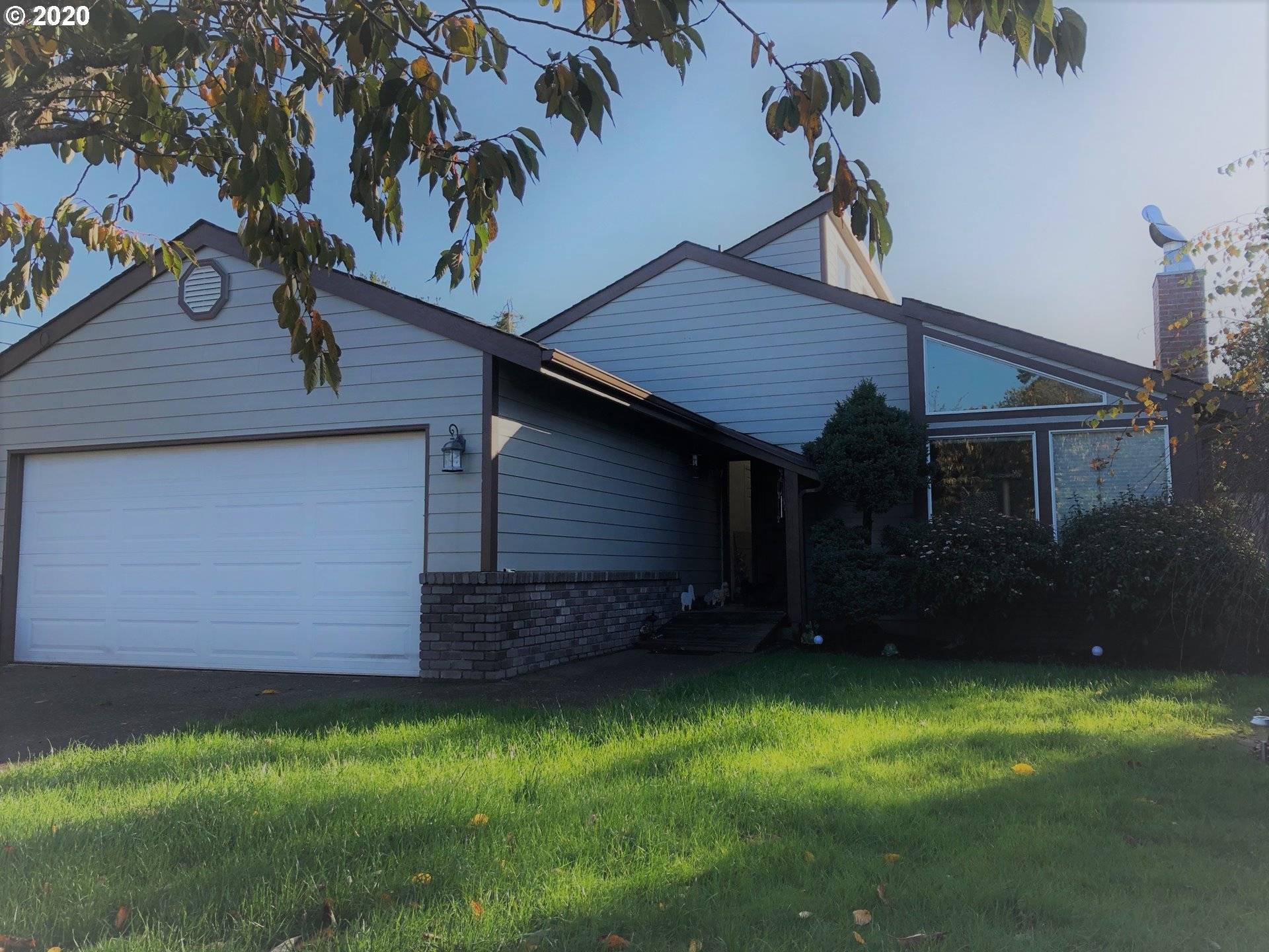 1040 8TH ST, Florence, OR 97439