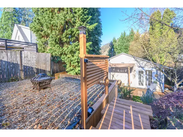 West Linn, OR 97068,2435 WILLAMETTE FALLS DR