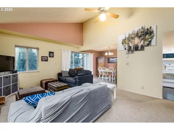 Eugene, OR 97401,2097 LAKE ISLE DR