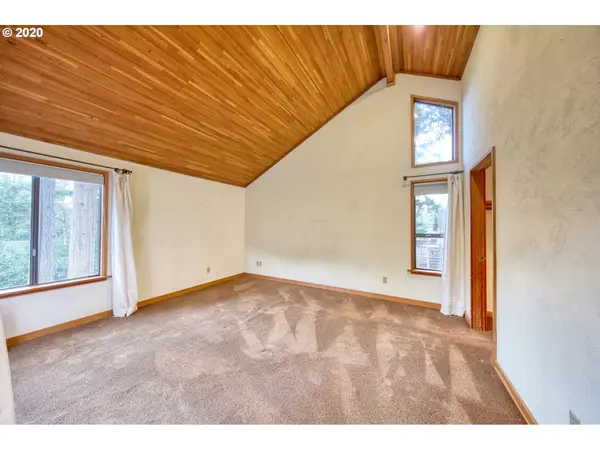 55 MARLBORO LN, Eugene, OR 97405