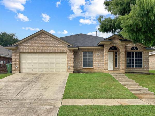 6004 Copperfield Drive,  Arlington,  TX 76001